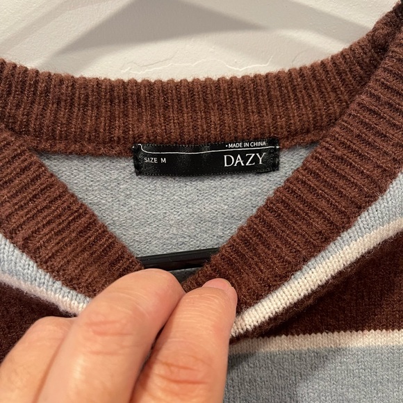 DAZY stripped sweater size medium - Picture 3 of 3